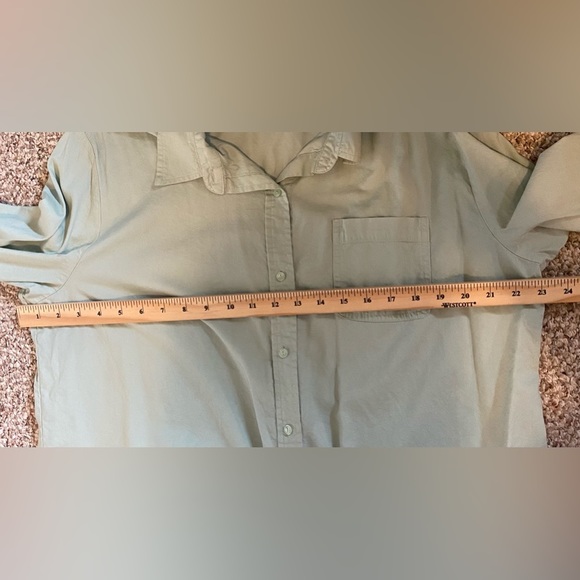 a.n.a Button Down Top - Picture 3 of 7